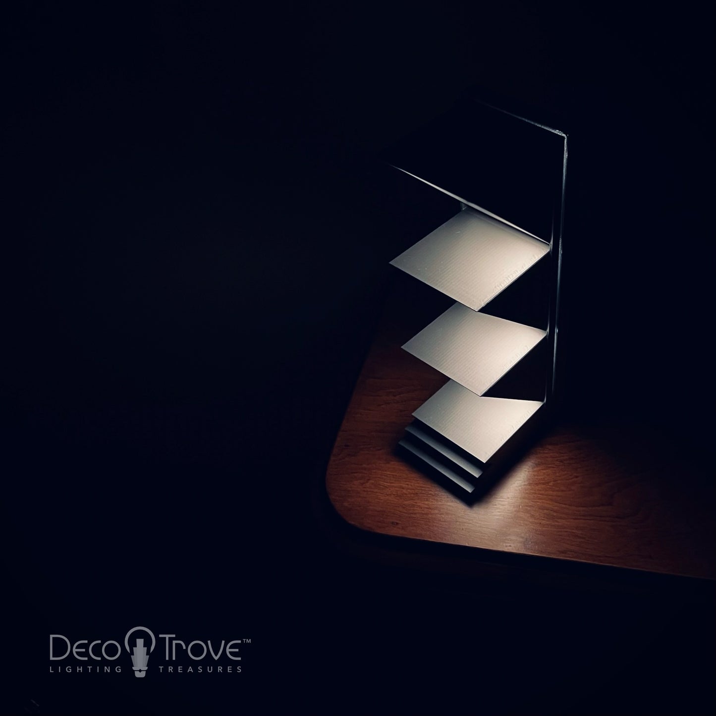 3D-Printed Deskey-Inspired Cubist Deco Lamp – Zig-Zag Skyscraper Stepped Design – ART LITE mini™ D100