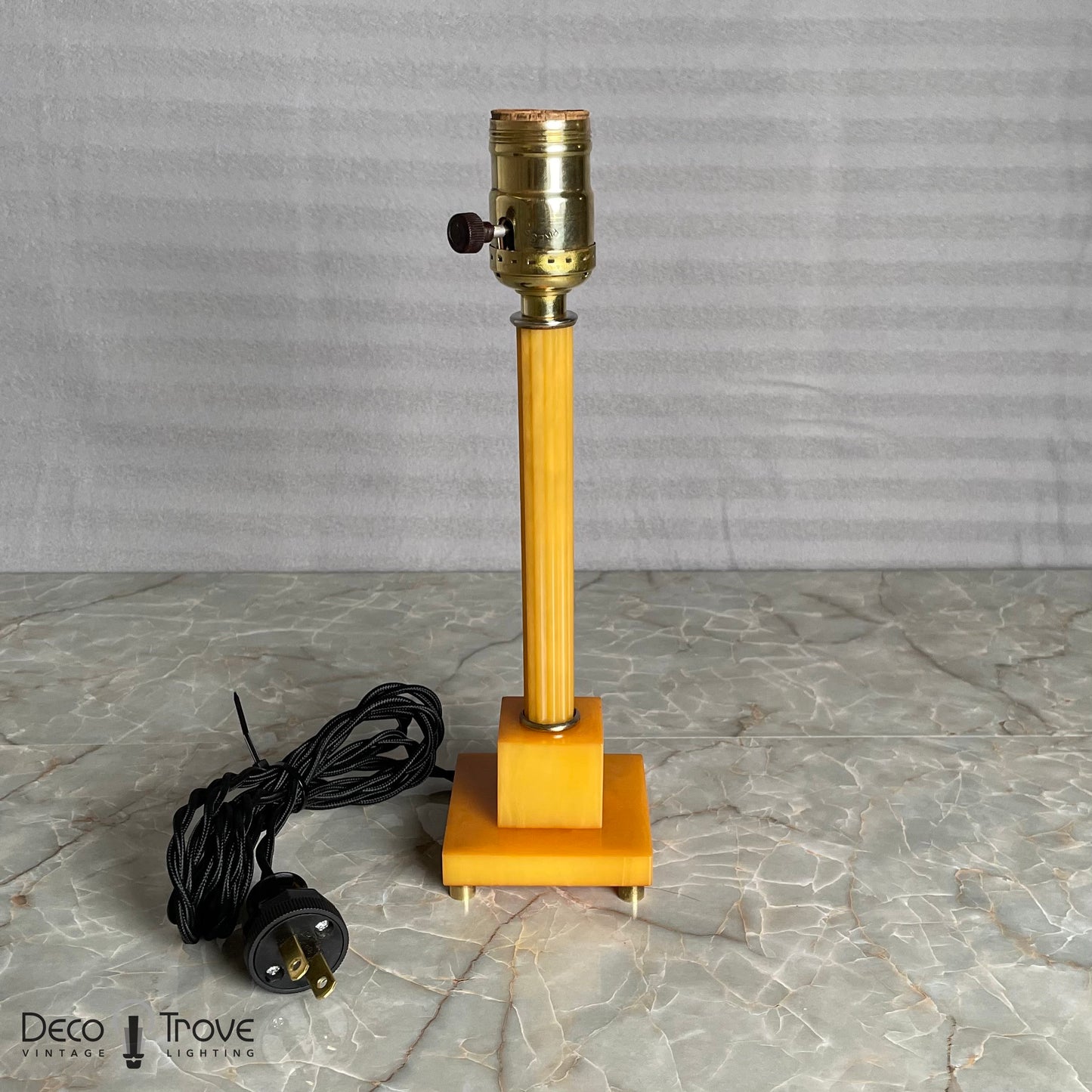 Pequeña Lámpara Catalin Cubista Butterscotch