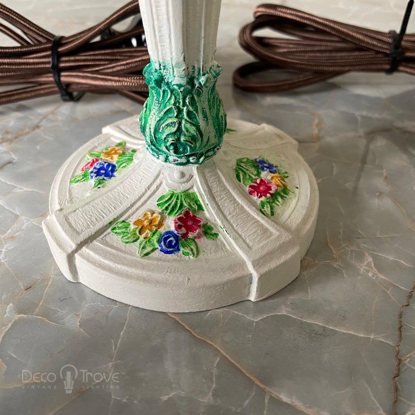 Pareja de Pequeñas Lámparas Boudoir Florales Plateadas y Negras