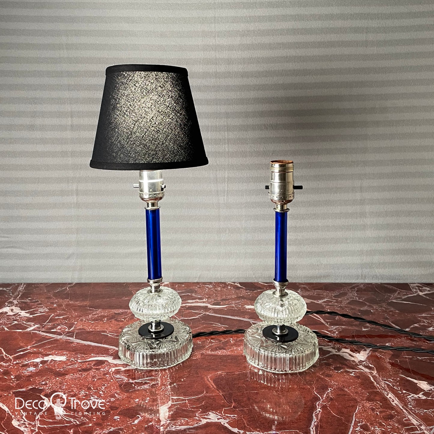 Par de lámparas de tocador Deco de vidrio tallado azul cobalto