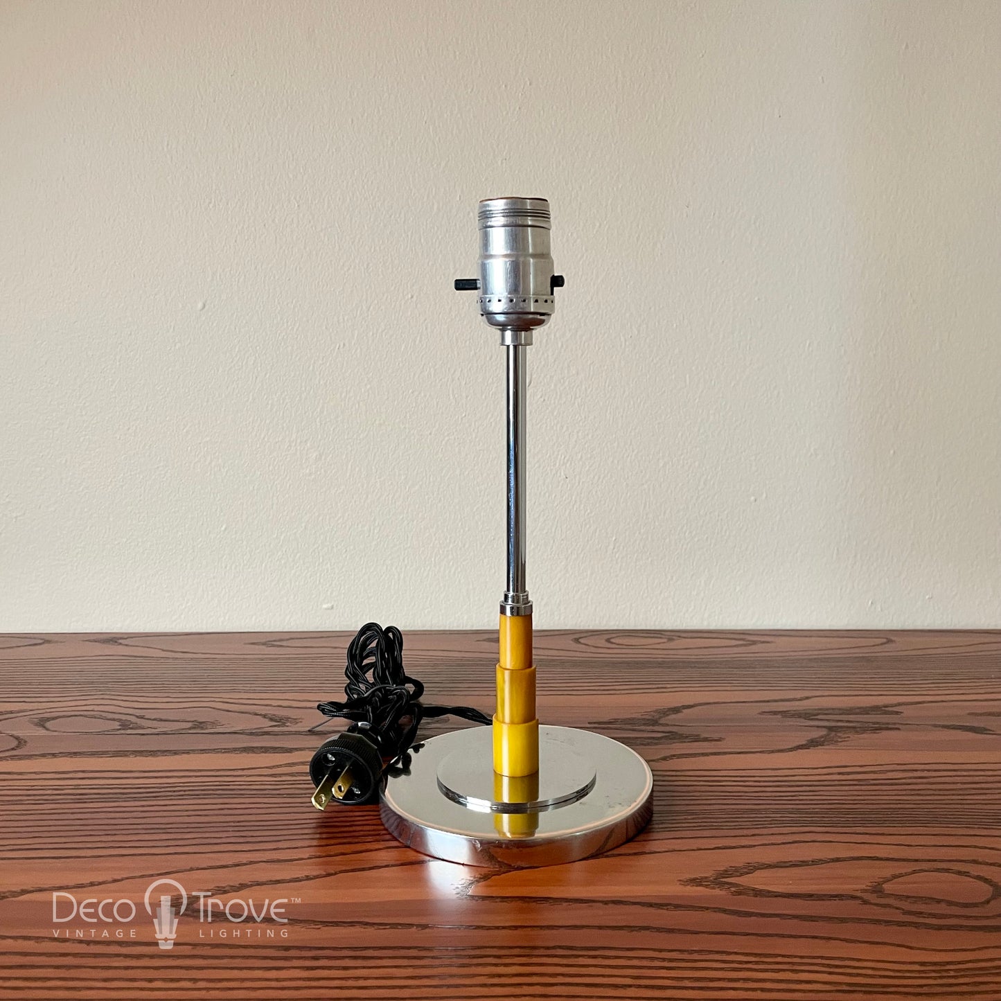 Rascacielos en niveles Catalin Stick Lamp