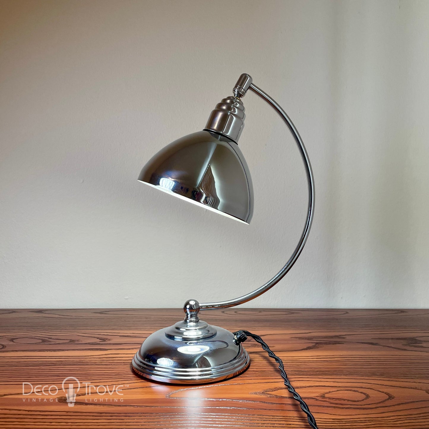 Lampe de bureau incurvée Streamline Chrome Machine Age