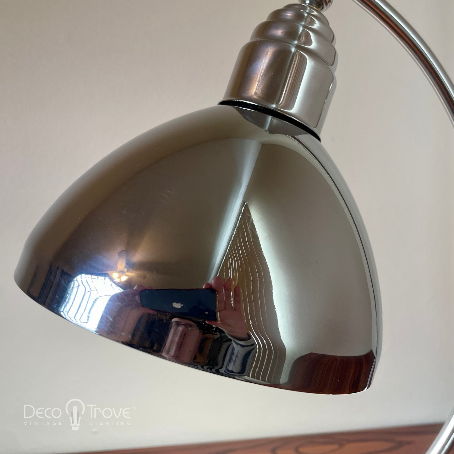 Lampe de bureau incurvée Streamline Chrome Machine Age