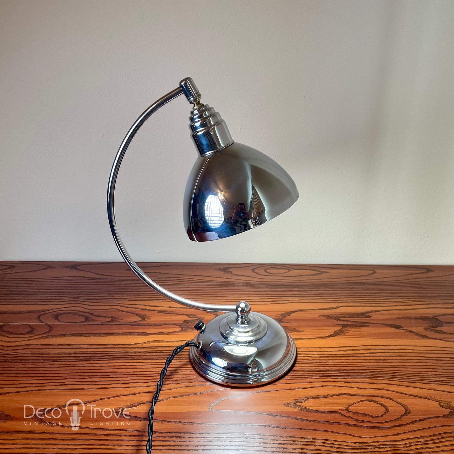 Lampe de bureau incurvée Streamline Chrome Machine Age