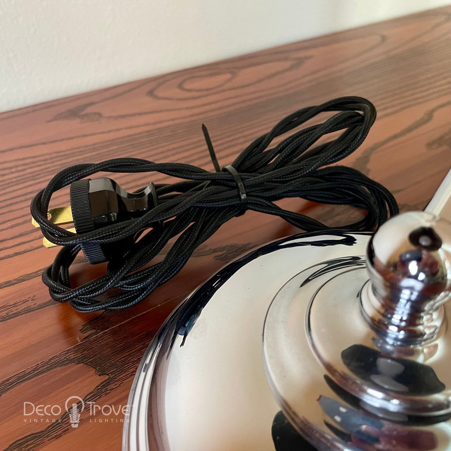 Lampe de bureau incurvée Streamline Chrome Machine Age